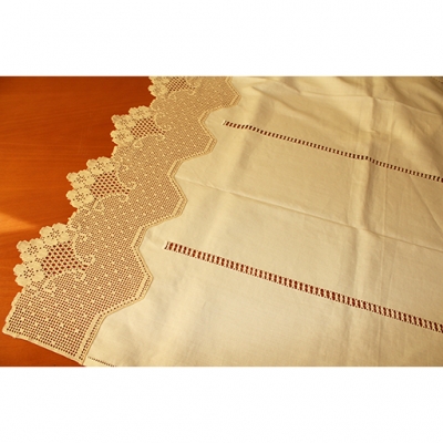 Cortina em linho e renda