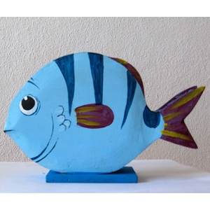 Peixe pequeno de madeira